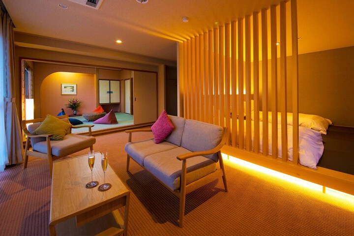 Room 23 of 107