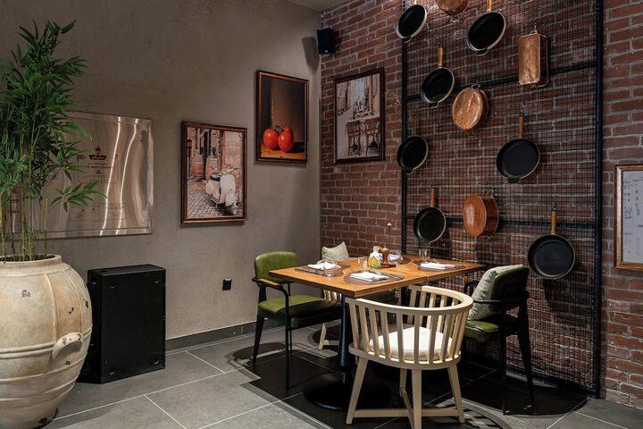 Dining 70 of 103
