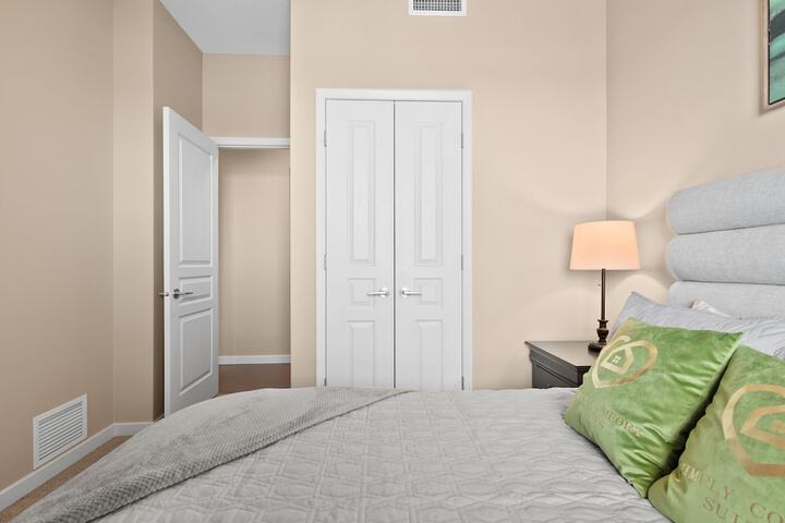 Room 21 of 108