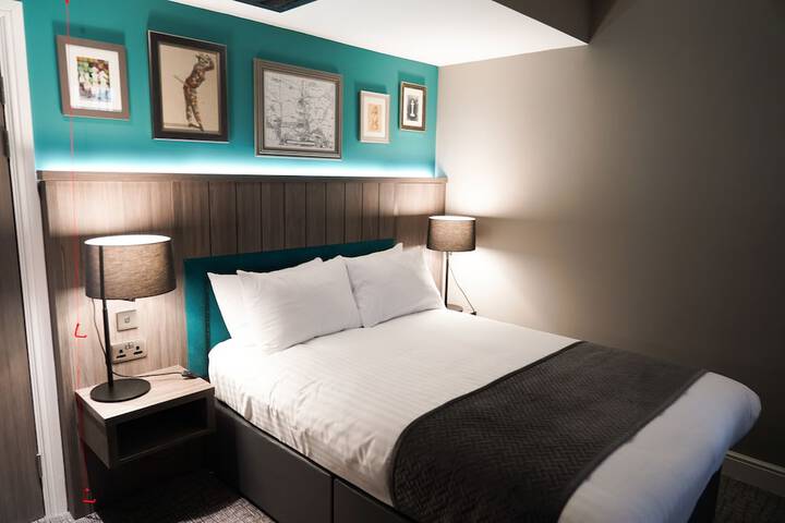 Room 12 of 30
