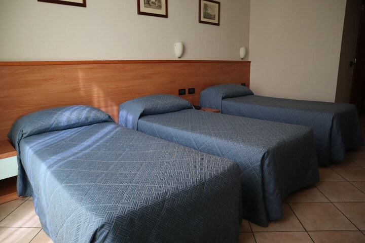 Room 5 of 36