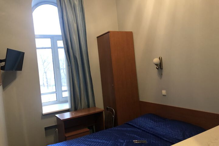 Room 12 of 35