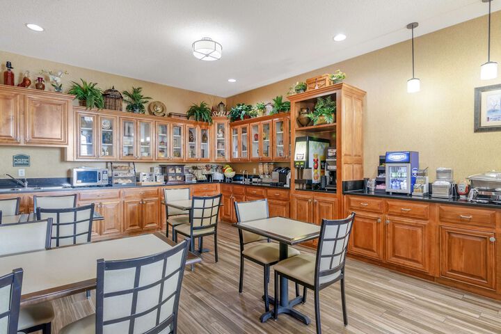 Breakfast/Coffee Service 46 of 50