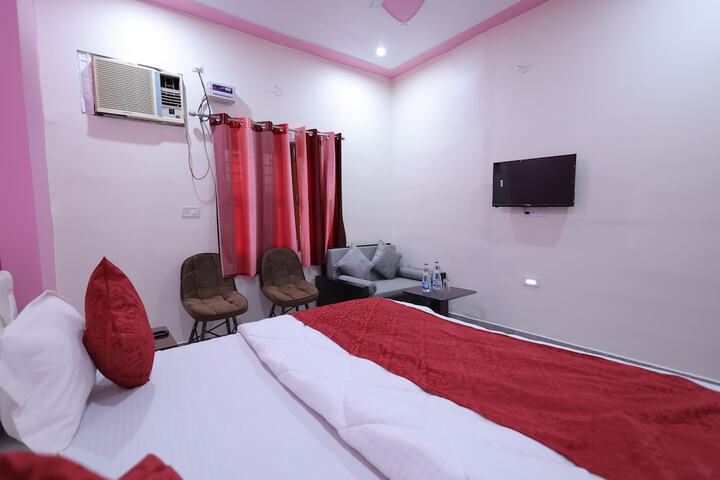Room 35 of 83