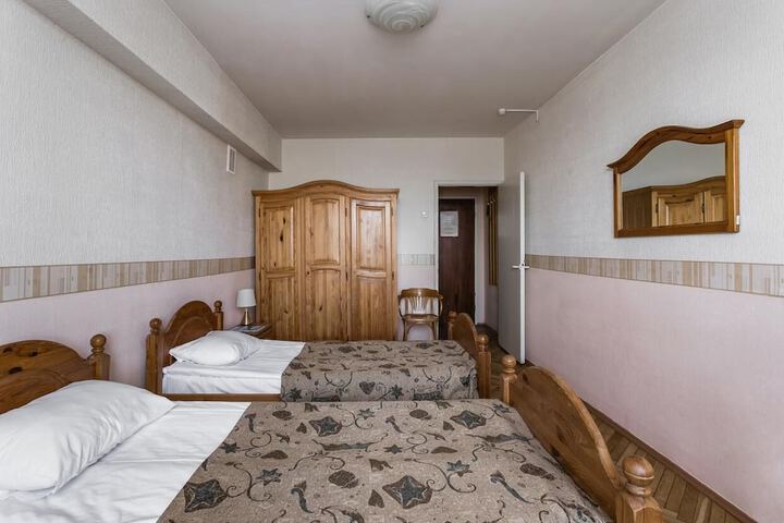 Room 28 of 95