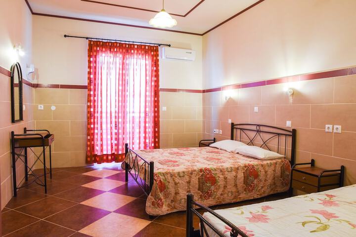 Room 4 of 42
