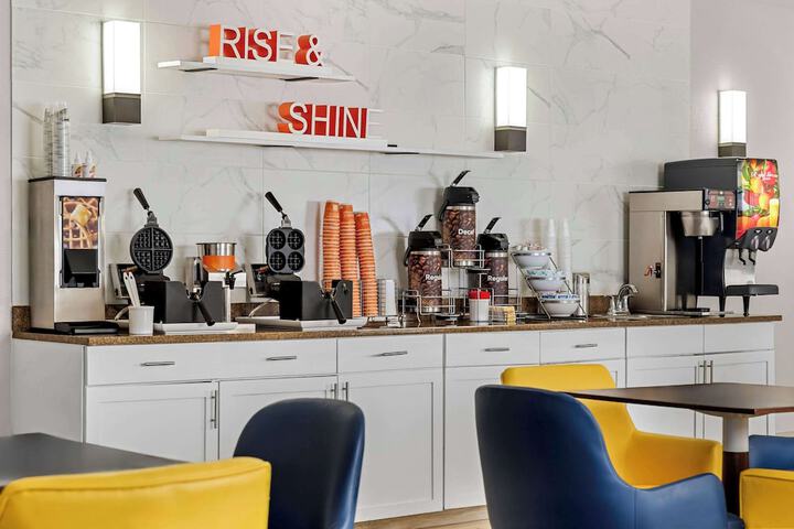 Breakfast area