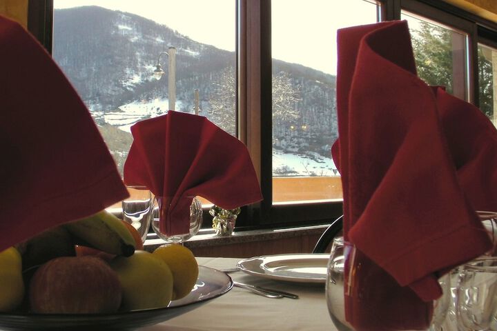 Dining 17 of 30