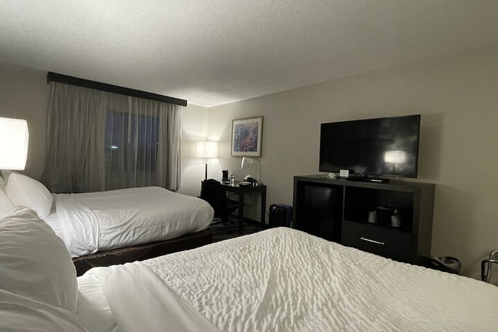 Efficiency Queen Bed (5 of 25)