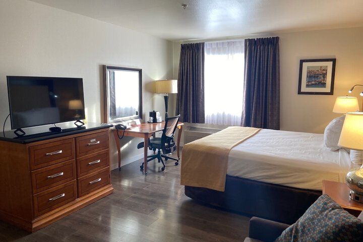 Room 6 of 24