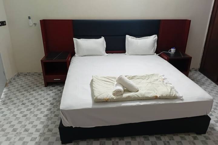 Room 4 of 26