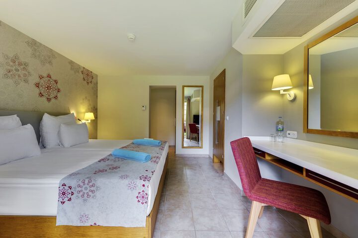 Room 10 of 108
