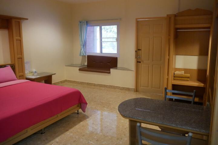 Room 21 of 32