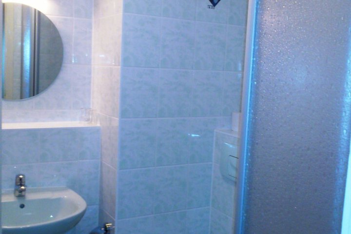 Room 12 of 36