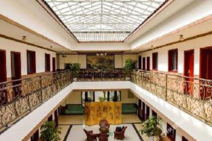 Xianglongwan Conference & Holiday Center