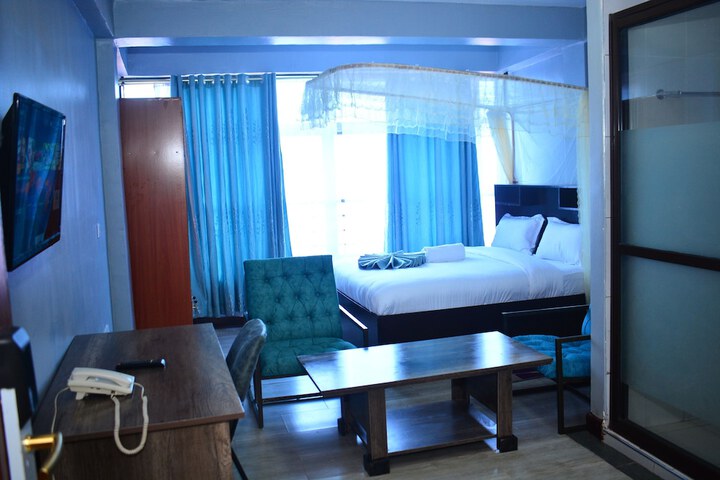 Room 10 of 15