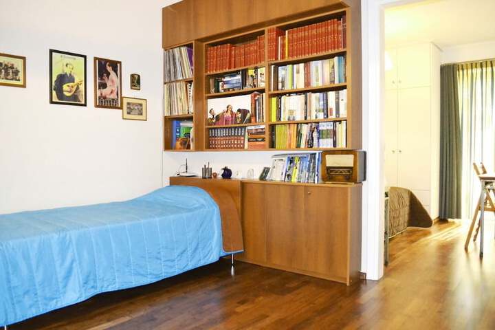 Room 6 of 34