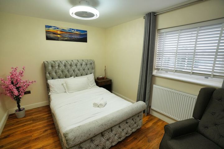Room 12 of 121