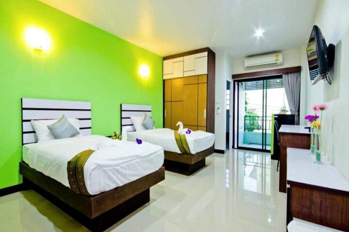 Room 3 of 37