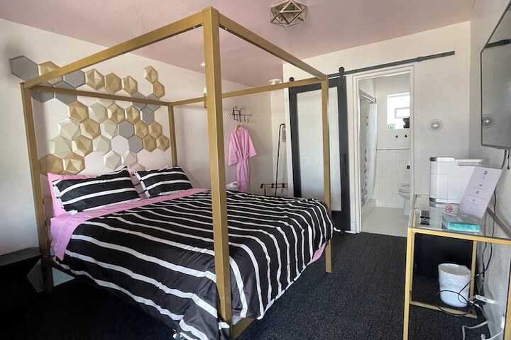 Room 43 of 131