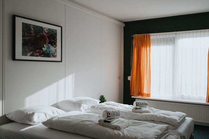 Room 6 of 109