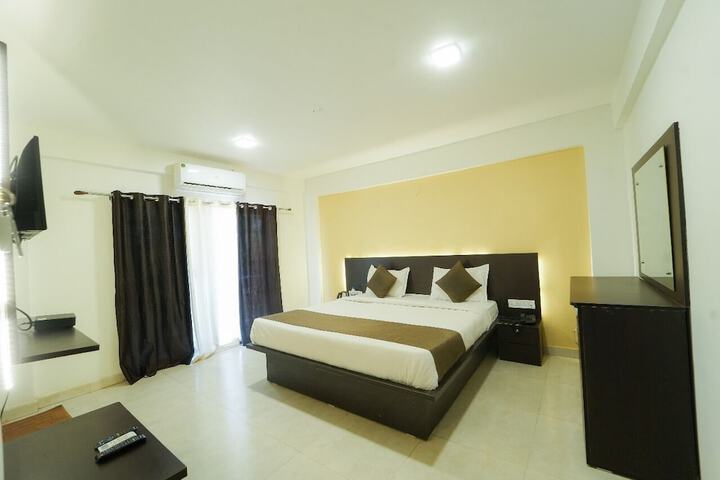Room 4 of 24