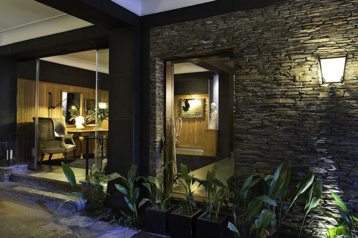 Hotel 2 of 75