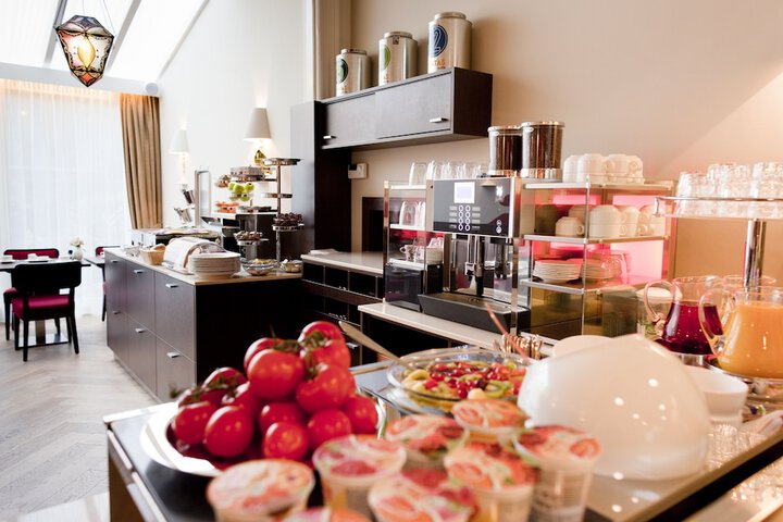 Breakfast/Coffee Service 85 of 107