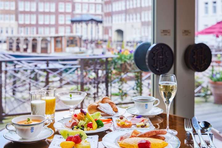 Breakfast buffet