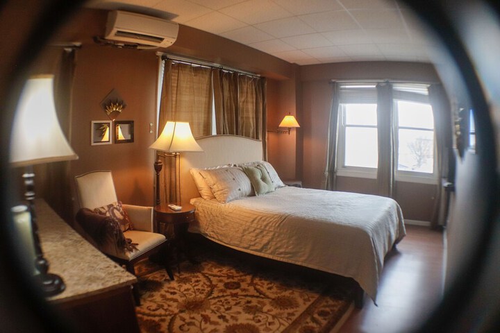 Room 15 of 107