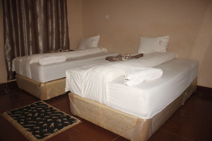 Room 3 of 21
