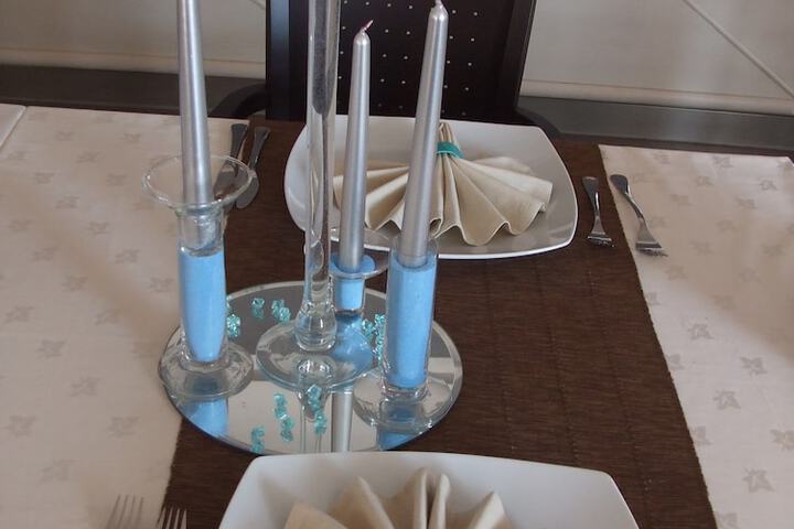 Dining 16 of 27