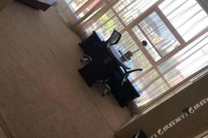 Hezhong Guanjing Hotel