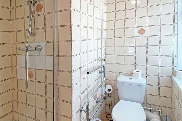 Room 28 of 41