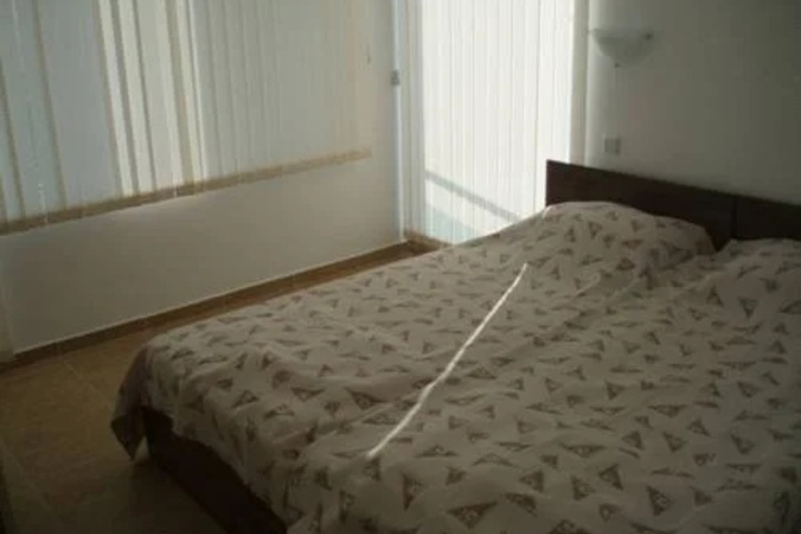 Room 4 of 28