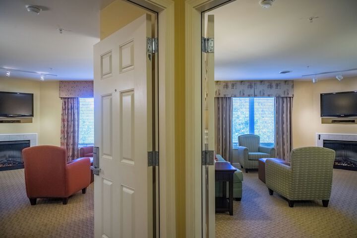1 Bedroom Suite Queen Bed (2 of 39)