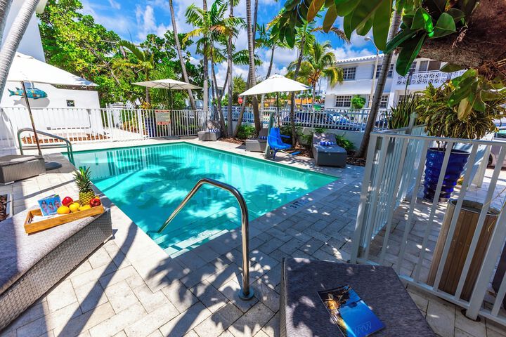 Hotel Pool