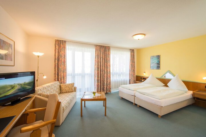 Room 3 of 7