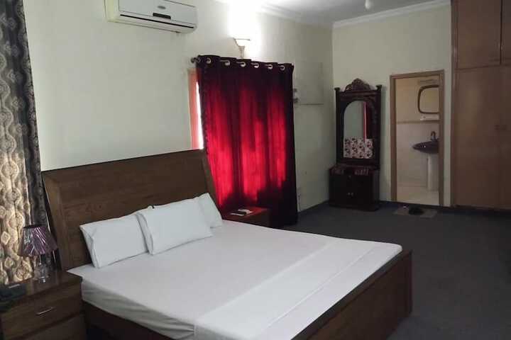 Room 19 of 39