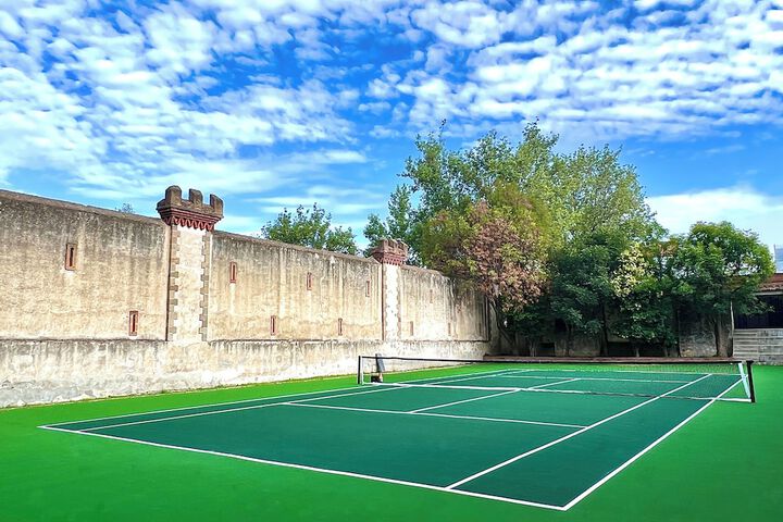 Tennis court