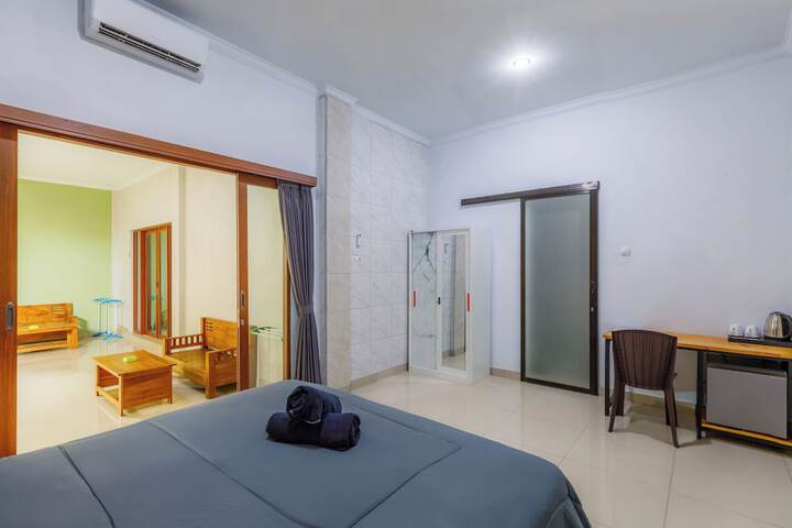 Room 33 of 64