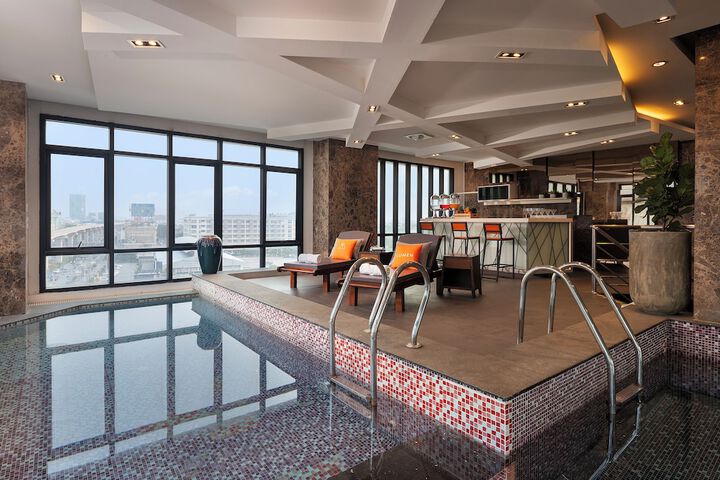 Pools & Facilities