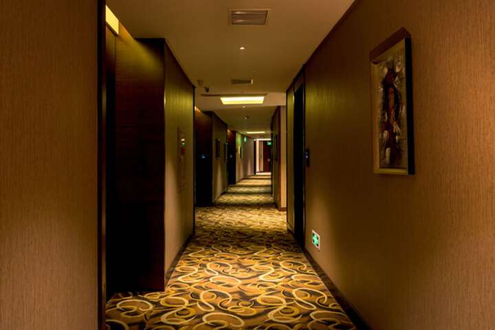 Ballroom/Hall 15 of 17
