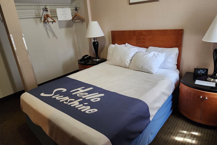 1 Queen Bed Suite (4 of 30)