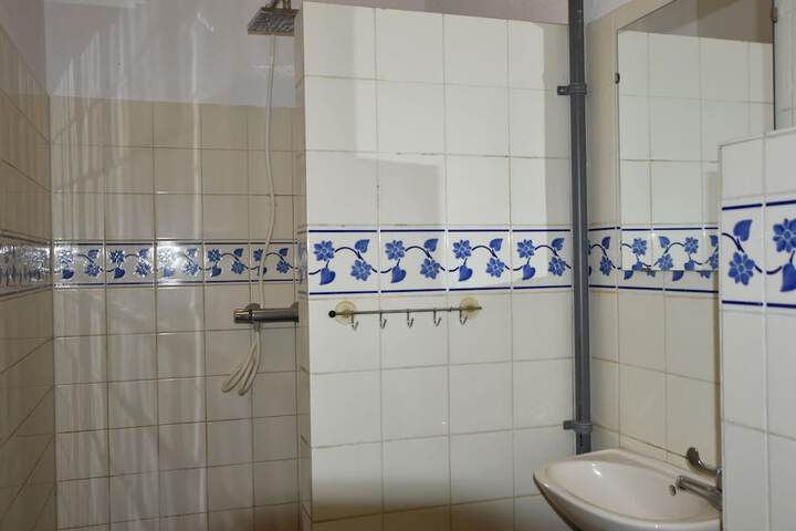 Room 17 of 42