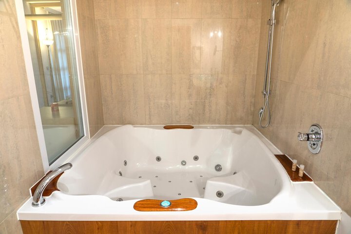 Hot Tub 65 of 83