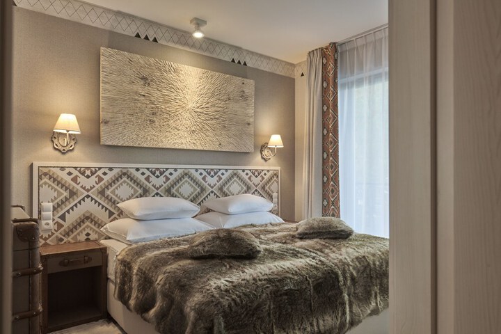 Room 10 of 51