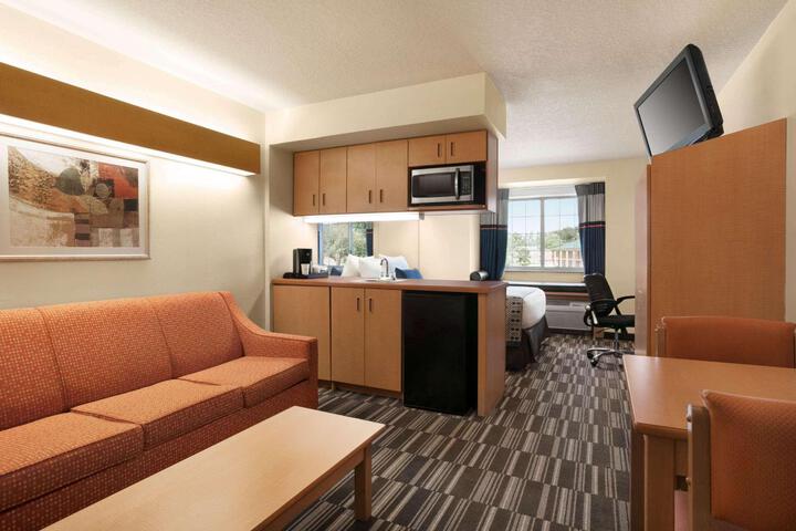 Queen Bed Mobility Accessible (5 of 11)