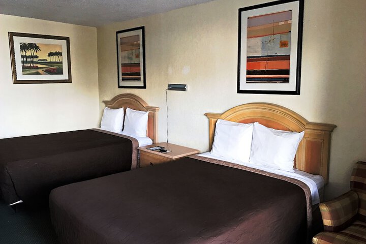 Quadruple 2 Double Beds (10 of 13)