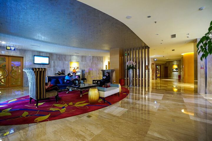 Guest Lobby